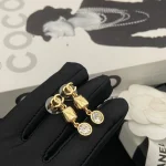 Trend Alert! ✨ The Latest Quilted Chain Studs – Chic & Timeless Accessory for Daily Wear & Partie-box - Image 3