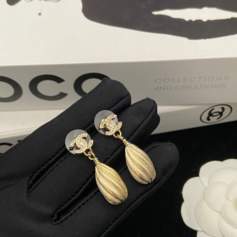 13420971443904000 New Arrival: Teardrop Brushed Double C Stud Earrings – Minimalist & Elegant Design That Looks Luxurious-bxox - Image 1