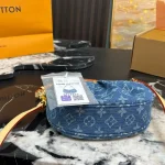 L brand Denim Hobo Bag- no gift box - Image 9