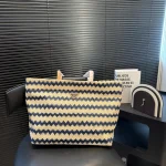 The woven material is lightweight and durable, making it perfect for spring and summer outings-no box - Image 2