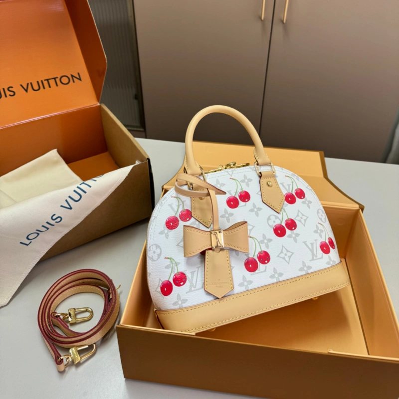 13421842838971400 A petite and vintage shell bag-box - Image 1