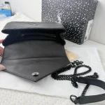 High-quality bag strap and box from a flash sale. - Image 11