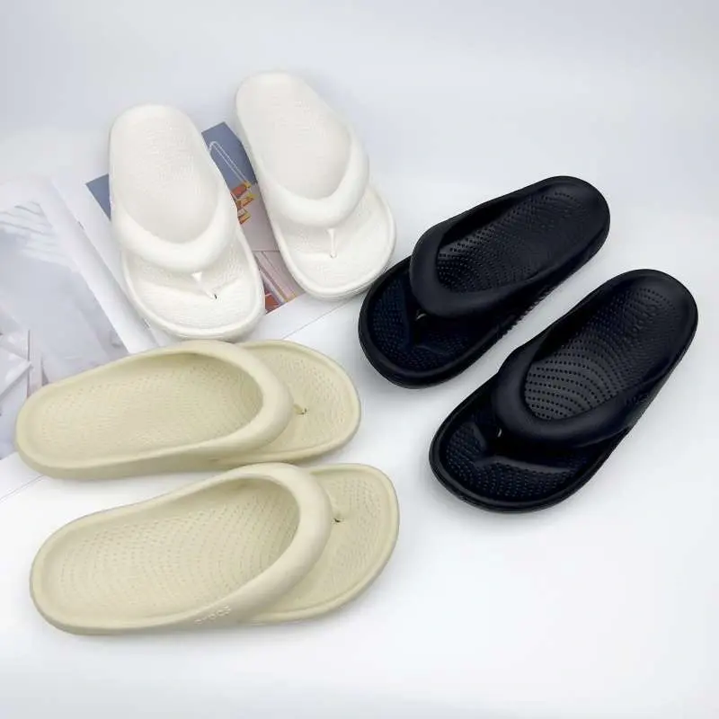 79a32295ee Crocs unisex summer best-selling flip-flops - Image 1