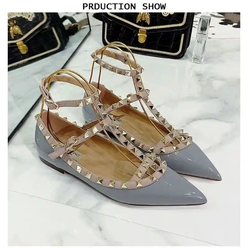 a96a18e7a7 Valentino classic studded women's flats - Image 1