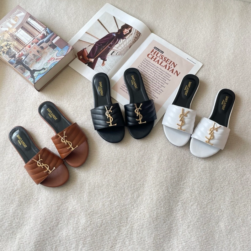 ba6b37200d26cd6663bb86cbed04c905 embroidered letter slippers-box - Image 1