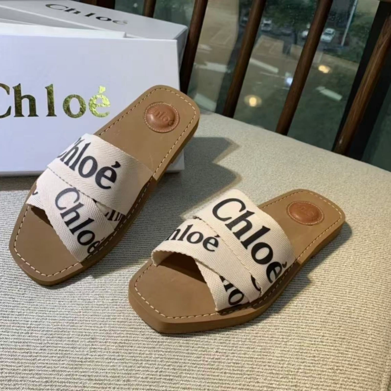 006d3e800583e226d74565e870fb16d7 New Fashionable Non-Slip Beach Sandals - Versatile Style - Image 1