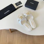 Large C-buckle cutout flat sandals-box - Image 3