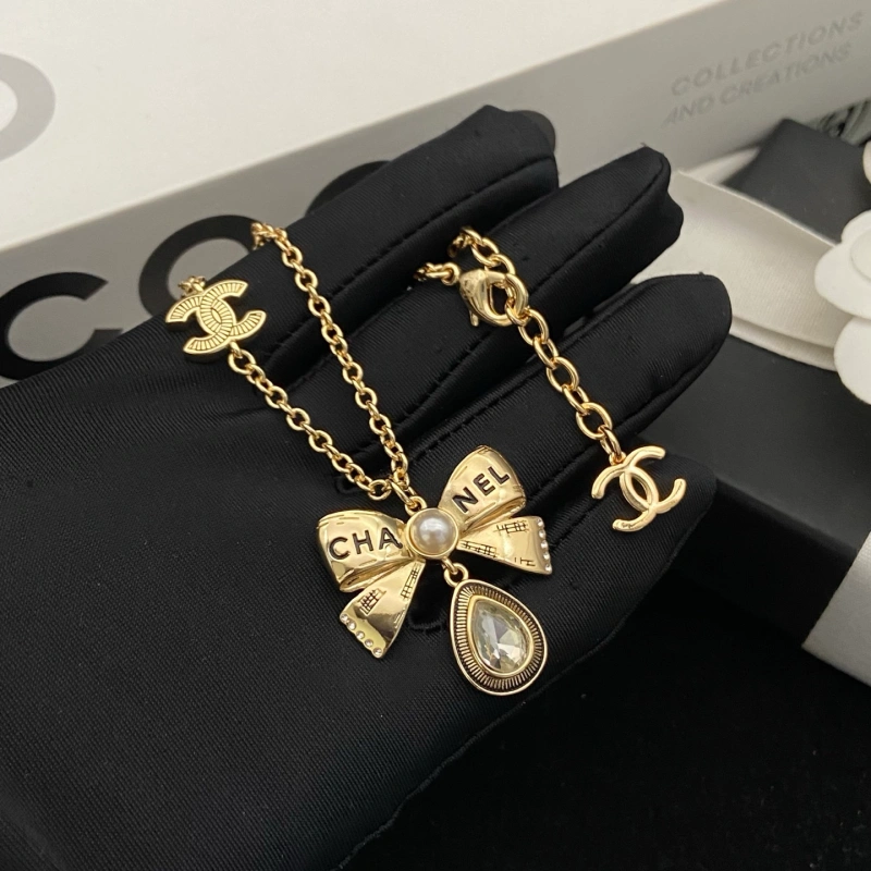 13422337617470200 New Vintage Style Bow Pendant Necklace-box - Image 1