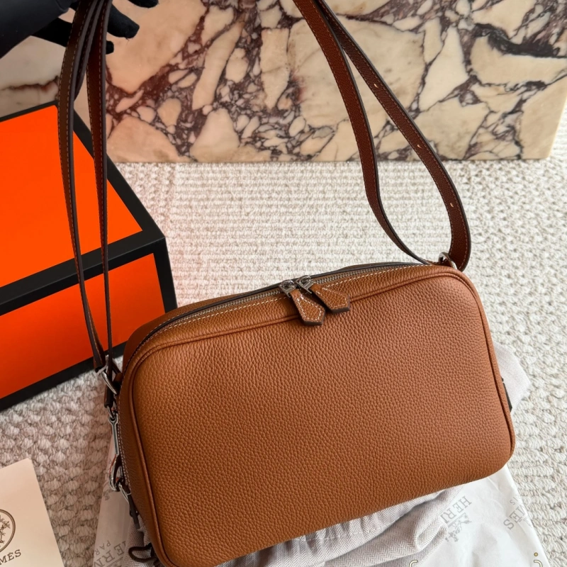 13422357301202200 Cowhide Messenger Bag-box - Image 1