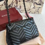 "Black enamel hardware with V-shaped quilting-box - Image 10