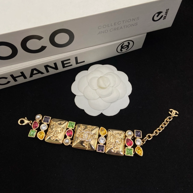 13423377409535400 New 26cm square colorful rhinestone bracelet-box - Image 1