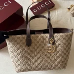 The monogram tote: laid-back and effortlessly chic