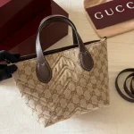 The monogram tote: laid-back and effortlessly chic - Image 10