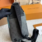 Fashionable and Versatile Men's Chest Bag-box - Image 8