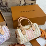 Vegetable-tanned leather trim with gold chain-box - Image 6