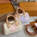 Vegetable-tanned leather trim with gold chain-box - Image 5