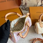 Vegetable-tanned leather trim with gold chain-box - Image 4
