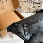 Fashionable and Versatile Waist Bag-box - Image 3