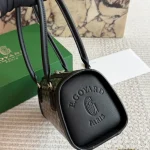 An easy-to-match Baguette Bag for daily wear-box - Image 3