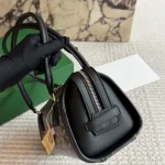 An easy-to-match Baguette Bag for daily wear-box - Image 13