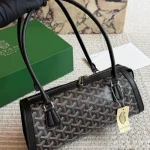 An easy-to-match Baguette Bag for daily wear-box - Image 12