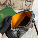 An easy-to-match Baguette Bag for daily wear-box - Image 10