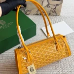 An easy-to-match Baguette Bag for daily wear-box - Image 8