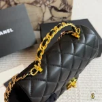 A fashionable and versatile classic that never goes wrong-box - Image 12