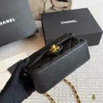 A fashionable and versatile classic that never goes wrong-box - Image 10