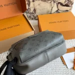 Men's messenger bag, a must-have for commuting-box - Image 9