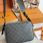 Men's messenger bag, a must-have for commuting-box - Image 8