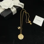Little gold shell necklace-box - Image 7