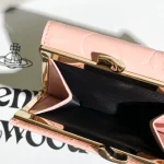 Pink patent leather embossed wallet-box - Image 3