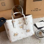 C's new chic mini tote bag-box - Image 3
