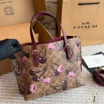 C's new chic mini tote bag-box - Image 7