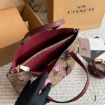 C's new chic mini tote bag-box - Image 4