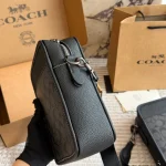 C's new arrival: Black camera bag-box - Image 9