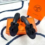 This year's essential H-slides now come in new colors-box - Image 3