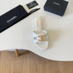 Large C-buckle cutout flat sandals-box - Image 2