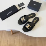 Large C-buckle cutout flat sandals-box - Image 11