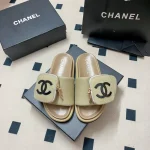 Beach sandals are a must-have for your trip-box - Image 10