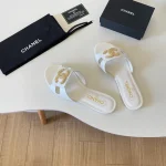 Large C-buckle cutout flat sandals-box - Image 9