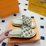 New couple-style monogram go-to bags - Image 3