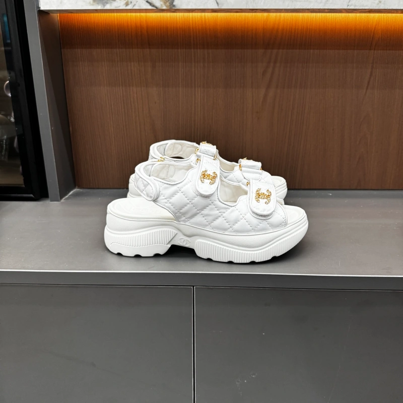 8114b92ec6868fee54bdda8dad45b936 New Summer Velcro Platform Sandals-box - Image 1