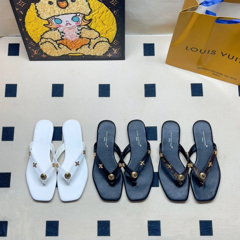99b9ac646879dcb79d920b9aa615679f Chic effortless flip-flops-box - Image 1