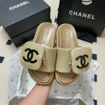 Beach sandals are a must-have for your trip-box - Image 6