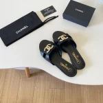Large C-buckle cutout flat sandals-box - Image 6