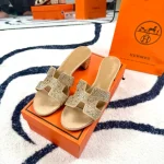 This year's essential H-slides now come in new colors-box - Image 5