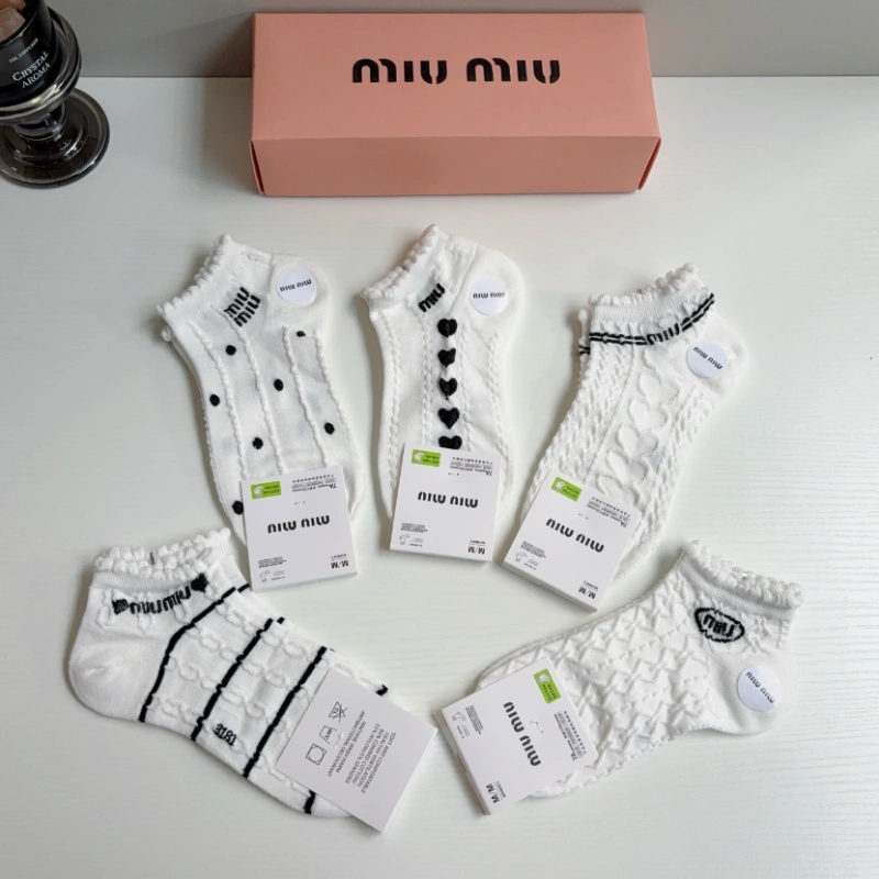 美图秀秀批处理_20260517164703 Bamboo cotton blend, lightweight, soft, and breathable. Perfect for all seasons-5 Pairs/Box - Image 1