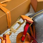 Exquisite men's bag with box - Image 9